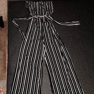 Romper/jumpsuit black and white large NEVER BEEN WORN